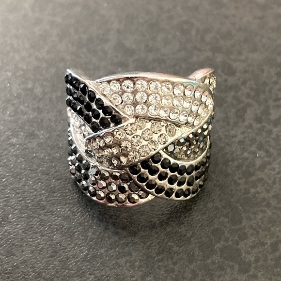 Lia Sophia Cocktail Hour Ring excellent shape - Picture 1 of 4